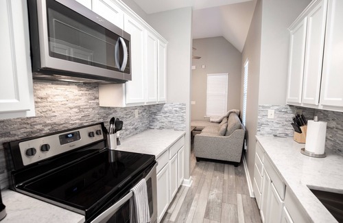 Pinch District House | Renovated Downtown Memphis Home with Spa and Pet-Friendly Perks