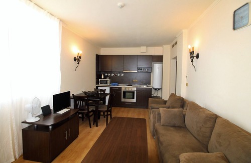 Elenite Apartment | Exclusive Sea View Apartment at MENADA ATRIUM Hotel