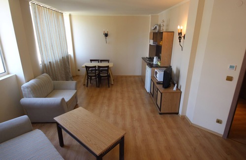 Elenite Apartment | Ocean View One Bedroom Apartment at Menada Atrium