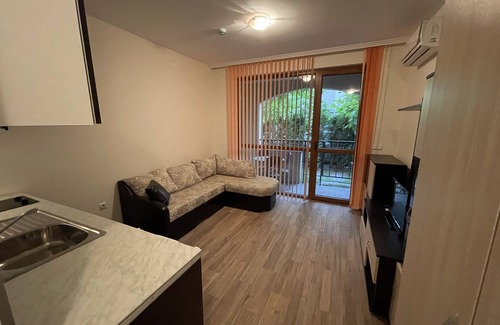 Chaika Apartment | MENADA CASCADAS: Cozy Studio with Pool & Pet-Friendly Options
