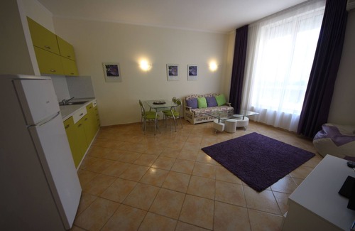 Elenite Apartment | MENADA NEGRESCO: Cozy Apartment with Pool & Breakfast