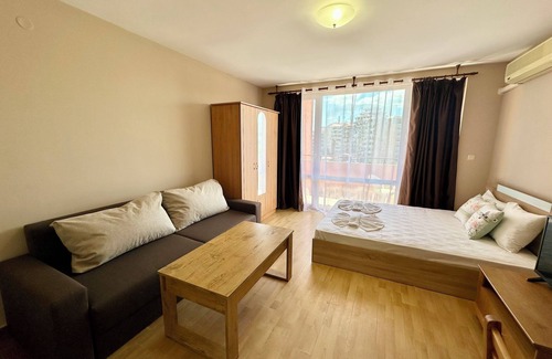 Elenite Hotel | Relax at Menada Privilege Fort Beach with Oceanfront Views