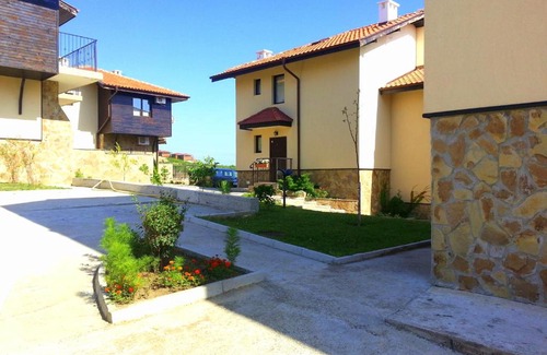 Kosharitsa Villa | Discover Menada Sunny Hill Villa with Pool & Pet Friendly Stays