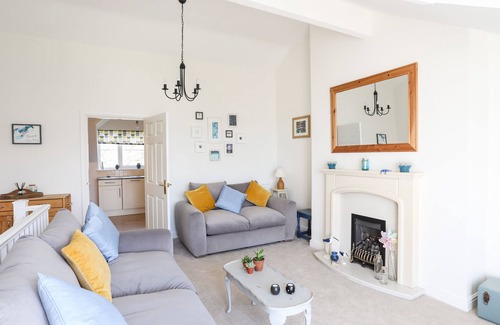 Y Felinheli House | MENAI VIEW: Family-Friendly Cottage in Y Felinheli