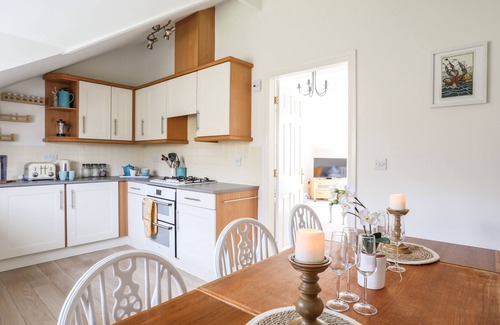 Y Felinheli House | MENAI VIEW: Family-Friendly Cottage in Y Felinheli