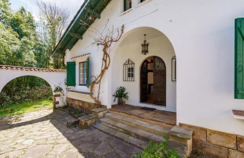 Sare Villa | Mendizola - 5 chambres - Piscine - Vue montagne