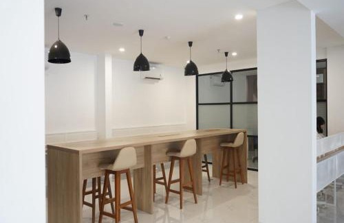 Tendean House | Family-Friendly Mendjangan Mansion with Kitchen Amenities