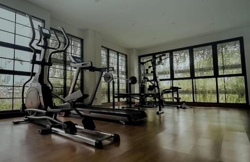 Kuningan House | Inviting Mendjangan Residence with Convenient Kitchen Access