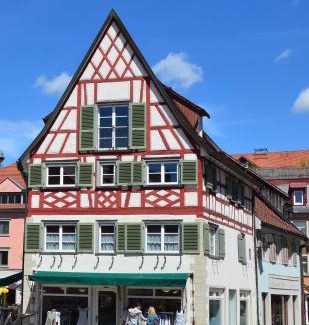 Wangen im Allgaeu Apartment | Guest Rated 9.3 - Mendlers Ferienwohnung for Families