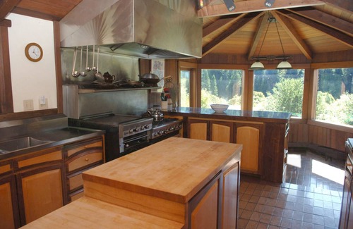 Redwood Valley Cabin | Secluded Mendocino County Estate Nestled in Nature's Embrace