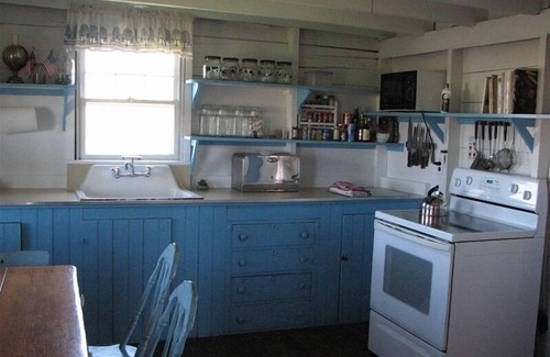 Chilmark House | Experience Oceanfront Bliss at Sunset House, Menemsha Village
