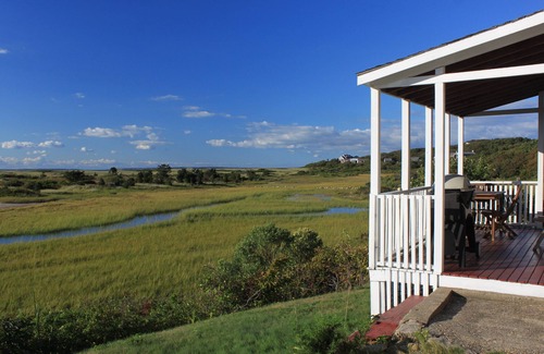 Chilmark House | Experience Oceanfront Bliss at Sunset House, Menemsha Village