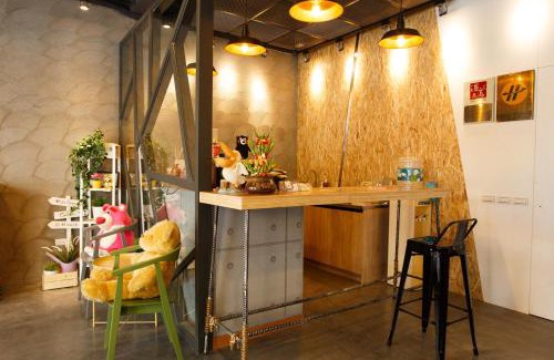 Jiaoxi Hotel | Family-Friendly Meng Yun Ge Hotel with Great Reviews