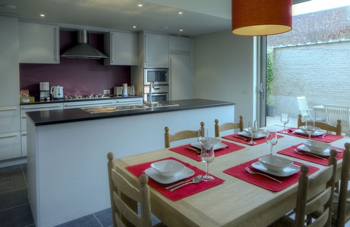 Ypres Apartment | Experience Menin Gate House 2: Guest Rated 9.8/10