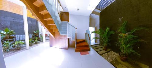 Mataram Villa | Relax at Meninting Beach Villa with Ocean View & Pool