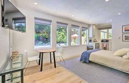 Linfield Oaks Apartment | Discover Menlo Park Studio Near Stanford with Spa Access