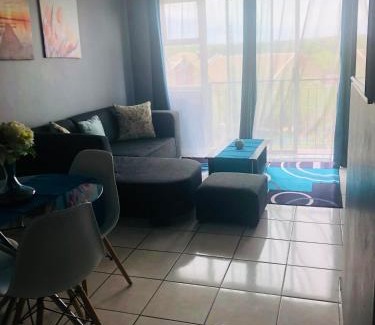 Menlyn Apartment | Budget-Friendly Stay at The Menlyn Comfort with Pool Access