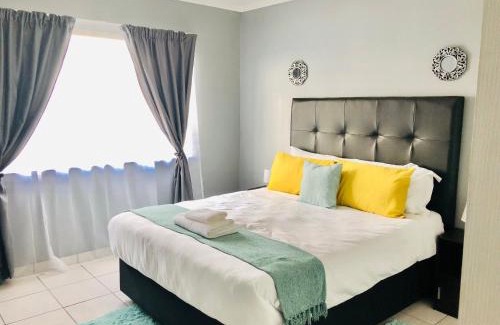 Menlyn Apartment | Budget-Friendly Stay at The Menlyn Comfort with Pool Access