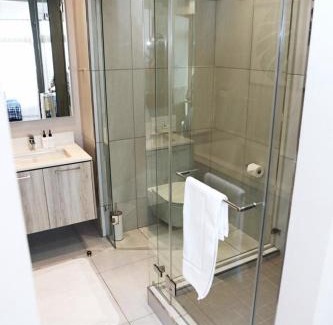 Menlyn Apartment | Menlyn Trilogy: 2 Bedrooms with Scenic Views & Pool Access