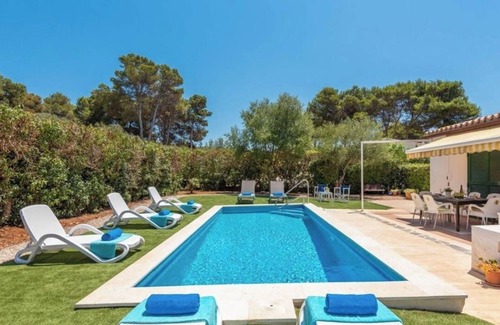 Sant Tomas Ski Chalet | Menorca Chalet Rustic Sunny Retreat by the Sea
