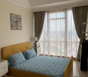 Cikini Apartment | Discover Menteng Park 19th: Family-Friendly Stay with Pool