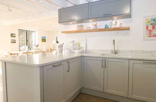 Meonstoke House | Pet-Friendly Retreat at Meon Boscage: Guest Rated 10/10