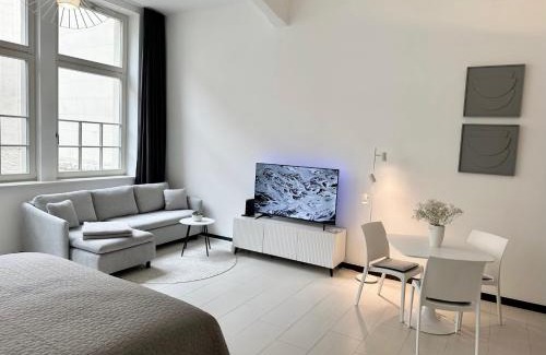 Zentrum-Suedost Apartment | Experience MEOS 2: Gym, Netflix & Top-Notch Amenities