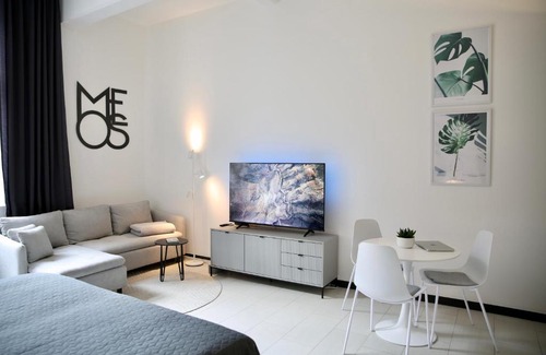 Zentrum-Suedost Apartment | Top-Rated MEOS 3: Central Location with Gym & Netflix