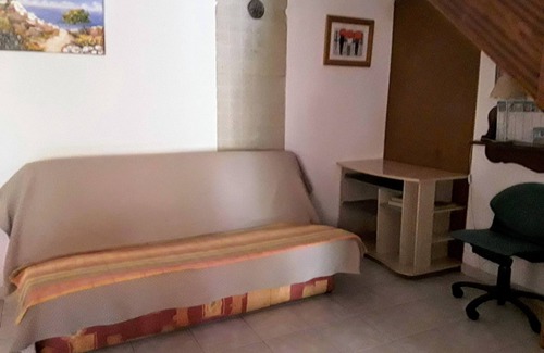 La Londe-les-Maures Villa | Mer Méditerranée, Loue T2 Dans Aile de Villa 4/5 Pers .60 m2