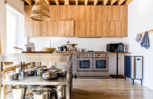 Port-en-Bessin-Huppain Apartment | Oceanfront Apartments in France with 9.5/10 Guest Rating
