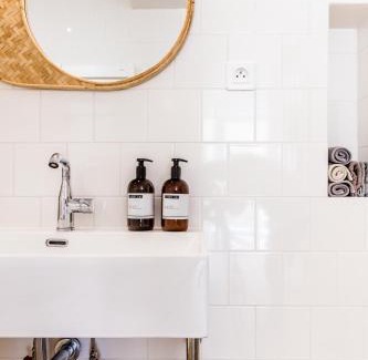 Port-en-Bessin-Huppain Apartment | Oceanfront Apartments in France with 9.5/10 Guest Rating
