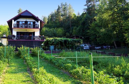 Visoko Villa | Guest Rated: 9.5 at Merak Holiday Home with Family Amenities