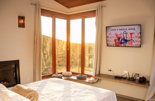 Cunha Ski Chalet | Meraki: Cozy Chalé with Hot Tub in Cunha Mountains