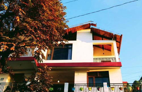 Turkaura Villa | Idyllic Meraki Villa with Himalayan Views & Breakfast Included