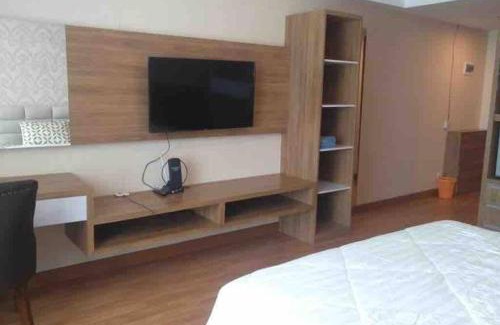 Mlati Apartment | Cozy Merapi View Apartment: Pool & Child-Friendly Oasis