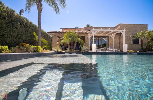 Partinico Villa | Beautiful Villa in Trappeto with Oceanfront Pool Access