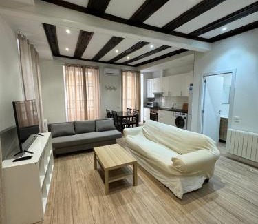 Valencia City Centre Apartment | Pet-Friendly Stay at Calle Rajol near Mercado Central