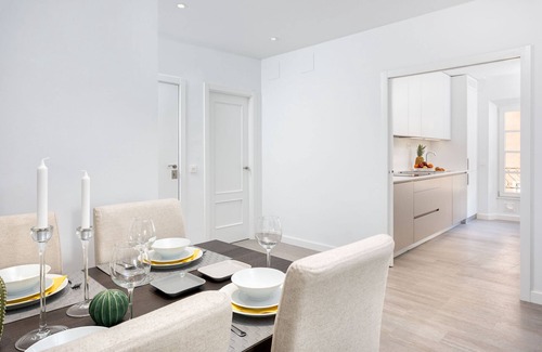 Centro Apartment | Top-Rated Merced III Holiday Apartment in Malaga Awaits