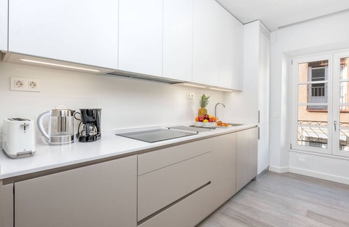 Centro Apartment | Top-Rated Merced III Holiday Apartment in Malaga Awaits
