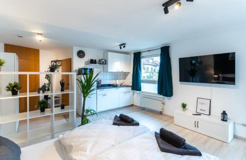 Dagersheim Apartment | Modern Mercedes I Stuttgart: Perfect for Families & Remote Work