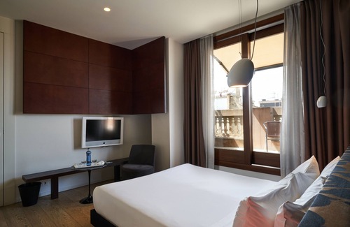 Vilafranca del Penedes Hotel | Eco-Friendly Retreat: Mercer Casa Torner i Güell Awaits