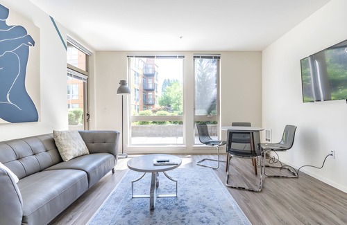 Mercer Island Apartment | Mercer Island 2BR #2| Great Location | Sophari