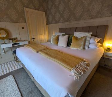 Bootle Bed & Breakfast | Merchant House: Guest Rated 9.6/10 for Memorable Stays