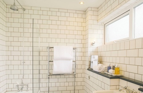 Maenporth Hotel | Discover Merchants Manor: Pool, Spa & Family-Friendly Stay
