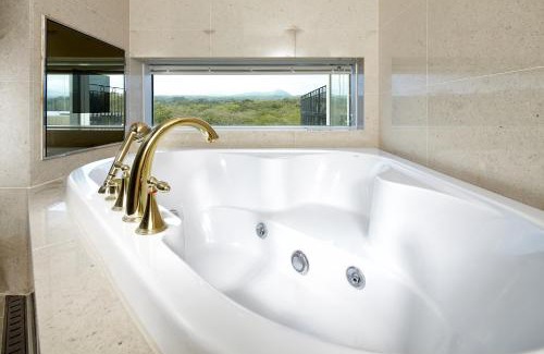 Jungmun Hotel | Experience Oceanfront Bliss at Mercure Ambassador Jeju