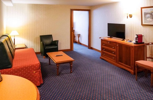 Andorra la Vella Hotel | Delightful Mercure Andorra: Pool, Spa & Family-Friendly Stay