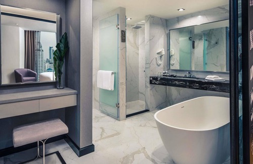 Makkasan Hotel | Discover Mercure Bangkok Makkasan: 4-Star Family Retreat