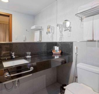Umarizal Hotel | Relax at Mercure Belem Boulevard with Oceanfront Amenities