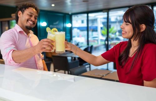 Umarizal Hotel | Relax at Mercure Belem Boulevard with Oceanfront Amenities