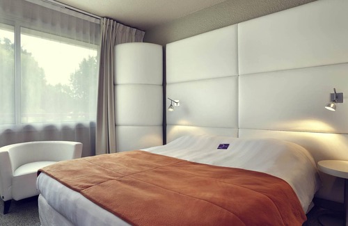 Ussac Hotel | Discover Mercure Brive: 4-Star Comfort with Pool & Spa